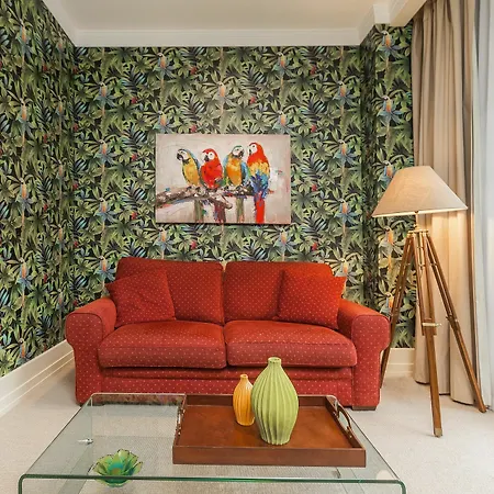 Bright And Breezy One Bedroom Apartment